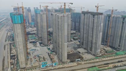 技術(shù)變革加速，山東最高裝配式住宅項(xiàng)目成功封頂引領(lǐng)房地產(chǎn)開(kāi)發(fā)新趨勢(shì)